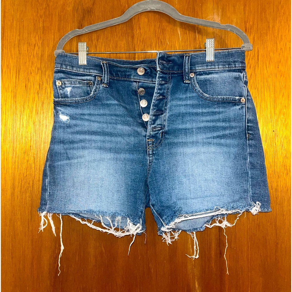 Gap high rise shorts